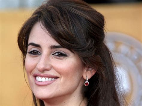 Penelope Cruz Teeth Pictures .